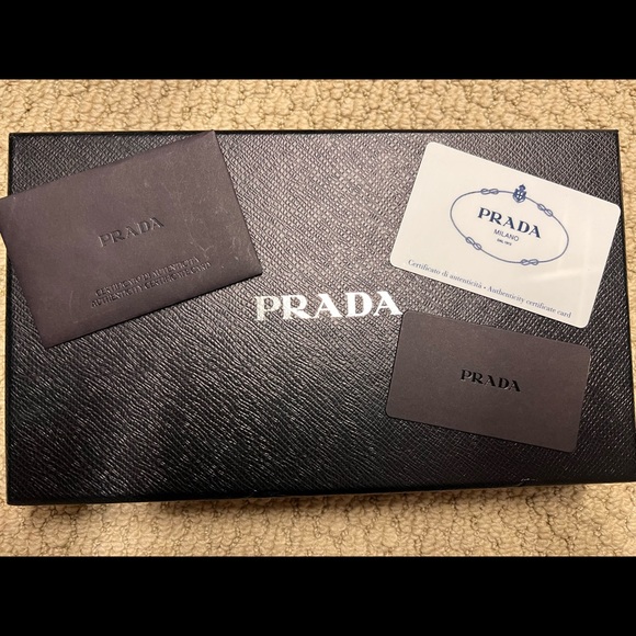 EUC Prada wallet with box - Picture 13 of 16